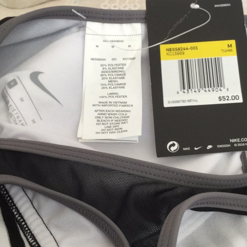 NIKE Size Medium Racer-Back Black & White Tank - Picture 6 of 6